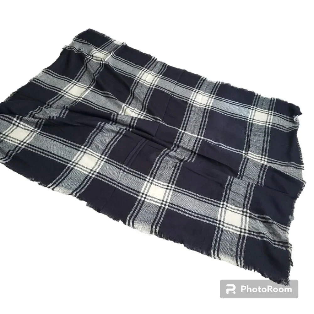Marine Layer windowpane womens square‎ scarf black/white sz 57x57 approximate